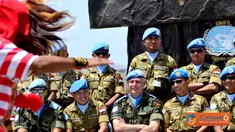 Citizen6, Adshid Al Qusayr: Sebelum meninggalkan Markas Indobatt, menyaksikan kesenian tarian Ganongan dari Jawa Timur yang dibawakan oleh personel dari Kompi Dragon. (Pengirim: Badarudin Bakri)