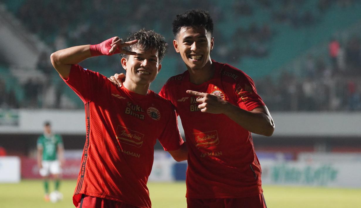 Pada menit ke-52 umpan silang Hanif Sjahbandi berhasil diselesaikan dengan manis oleh Ryo Matsumura. (Dok. Persija Jakarta)