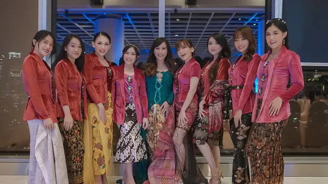 6 Momen Seru Reunian Cherrybelle, Kompak Pakai Kebaya