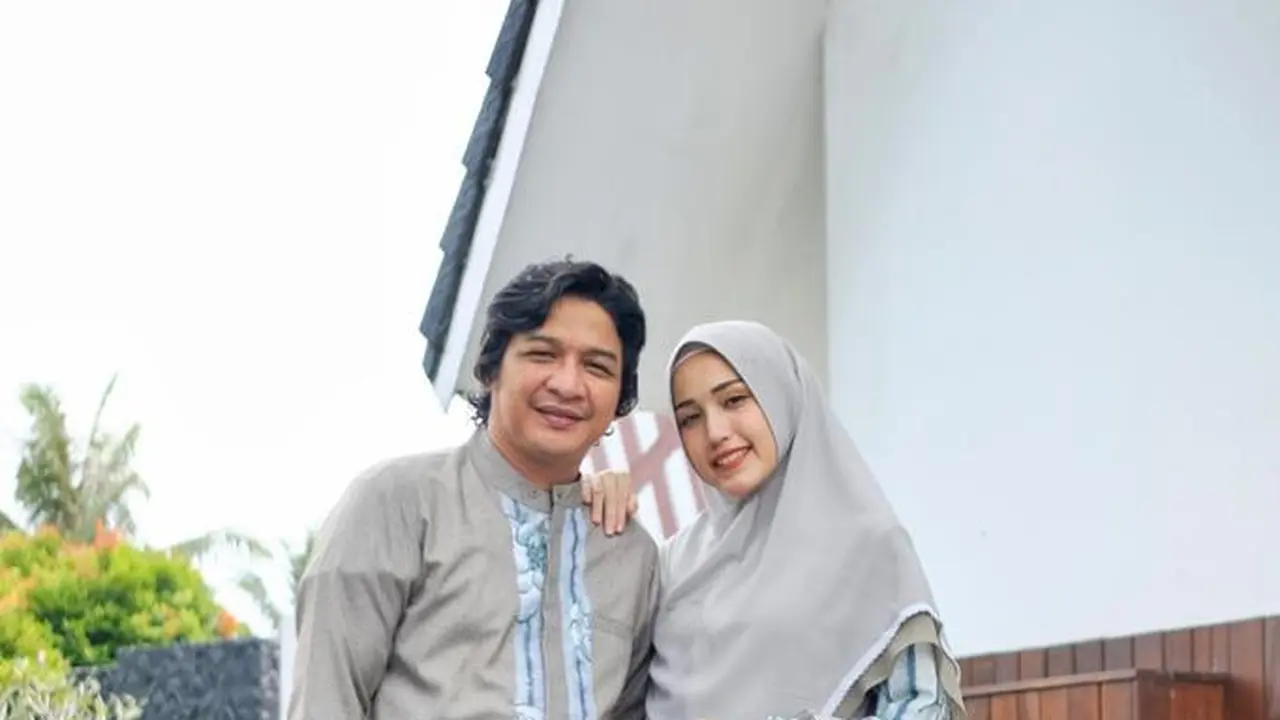 Adelia Pasha dan Pasha Ungu kompak kenakan baju lebaran serasi/dok. Nigoya Syar'i