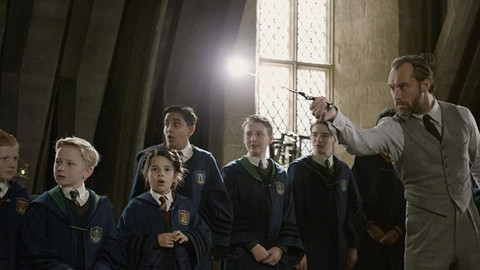 Fantastic Beasts: The Crimes of Grindelwald (Warner Bros)