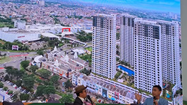 Raditya Dika  datangi Pesta KPR Summarecon Serpong 2023 di Summarecon Mall Serpong, Kabupaten Tangerang.