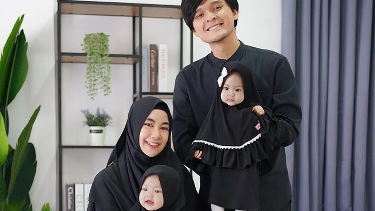[Fimela] Keluarga Anisa Rahma