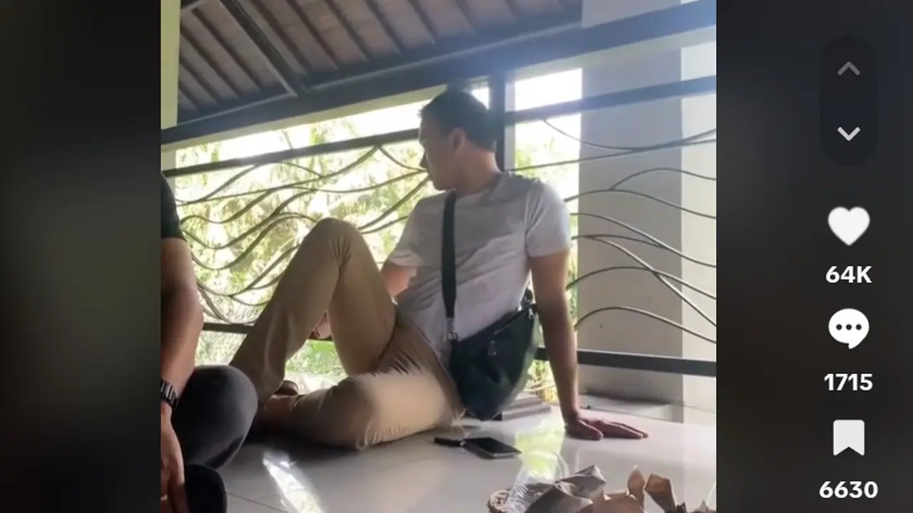 Viral Nicholas Saputra Kongkow Santuy Bareng Warga, Serasa Bisa Digapai