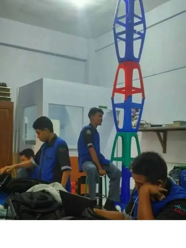 10 Potret Nyeleneh Orang Lagi Gabut Ini Tingkahnya Bikin Heran