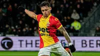 Bek Go Ahead Eagles di Eredivisie 2024/2025, Dean James, berminat untuk dinaturalisasi menjadi Warga Negara Indonesia (WNI) untuk membela Timnas Indonesia. (Bola.com/Dok.Instagram Dean James).