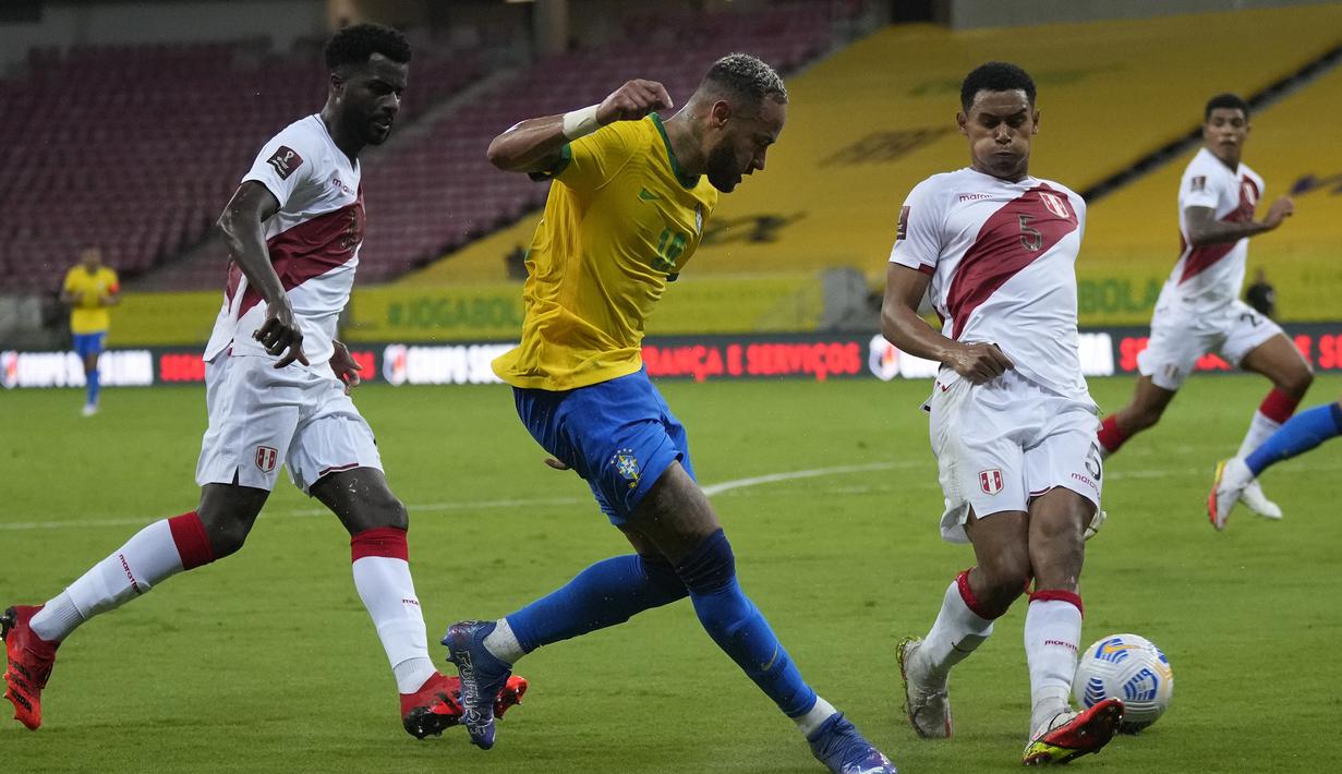 Pada babak kedua, Neymar dan kawan-kawan tampak terlalu nyaman dengan keunggulan dua gol hingga tidak terlalu ngotot seperti di babak pertama. (Foto: AP/Andre Penner)