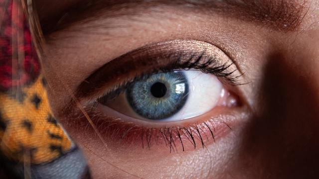 [Fimela] Ilustrasi Lensa Kontak