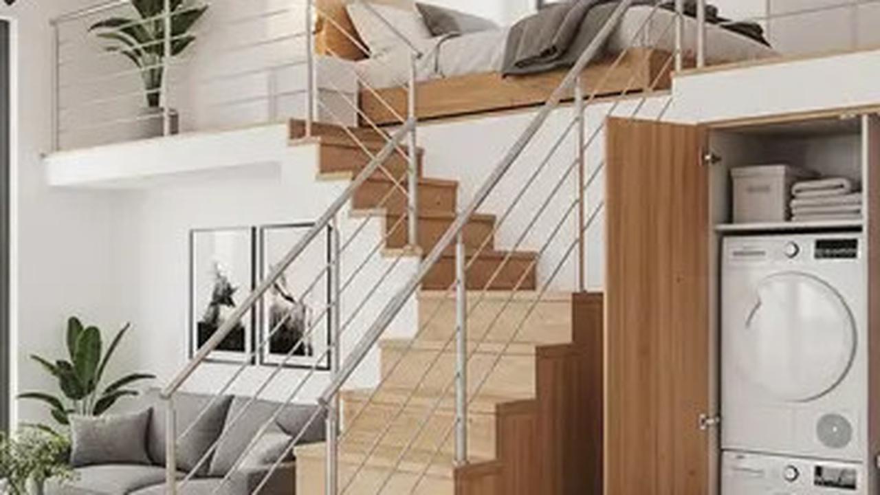 Desain Rumah Kecil Mezzanine dengan Area Laundry Tersembunyi di Bawah Tangga, Hemat Ruang & Rapi