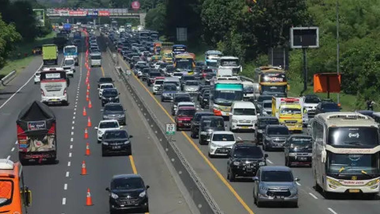 Macet di Tol Jakarta-Cikampek karena Libur Isra Miraj dan Imlek Sudah Terurai, Contraflow Ditutup