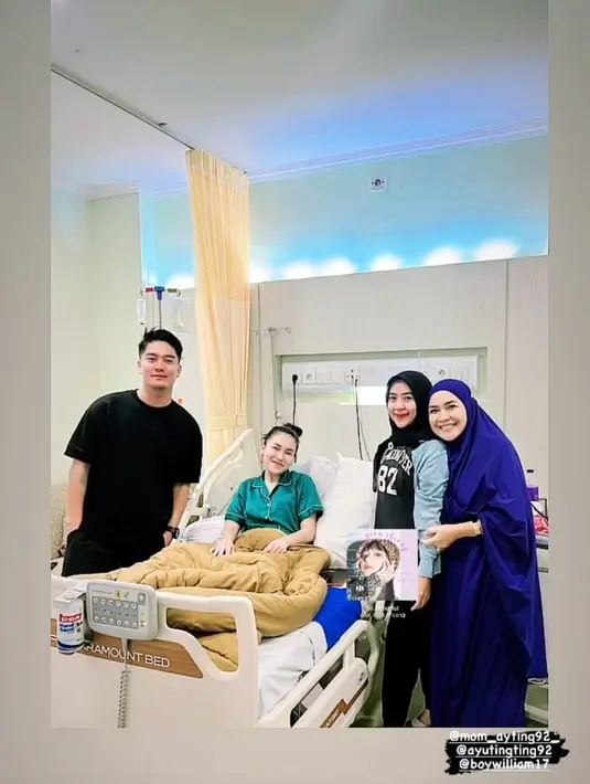 Mereka pun mengabadikan momen bersama. (Foto: Instagram/ mawar157)