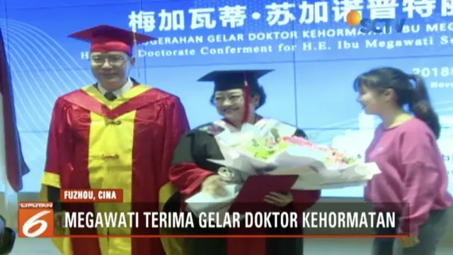 Megawati Soekarnoputri dapat gelar doktor kehormatan dari Fujian Normal University, China.