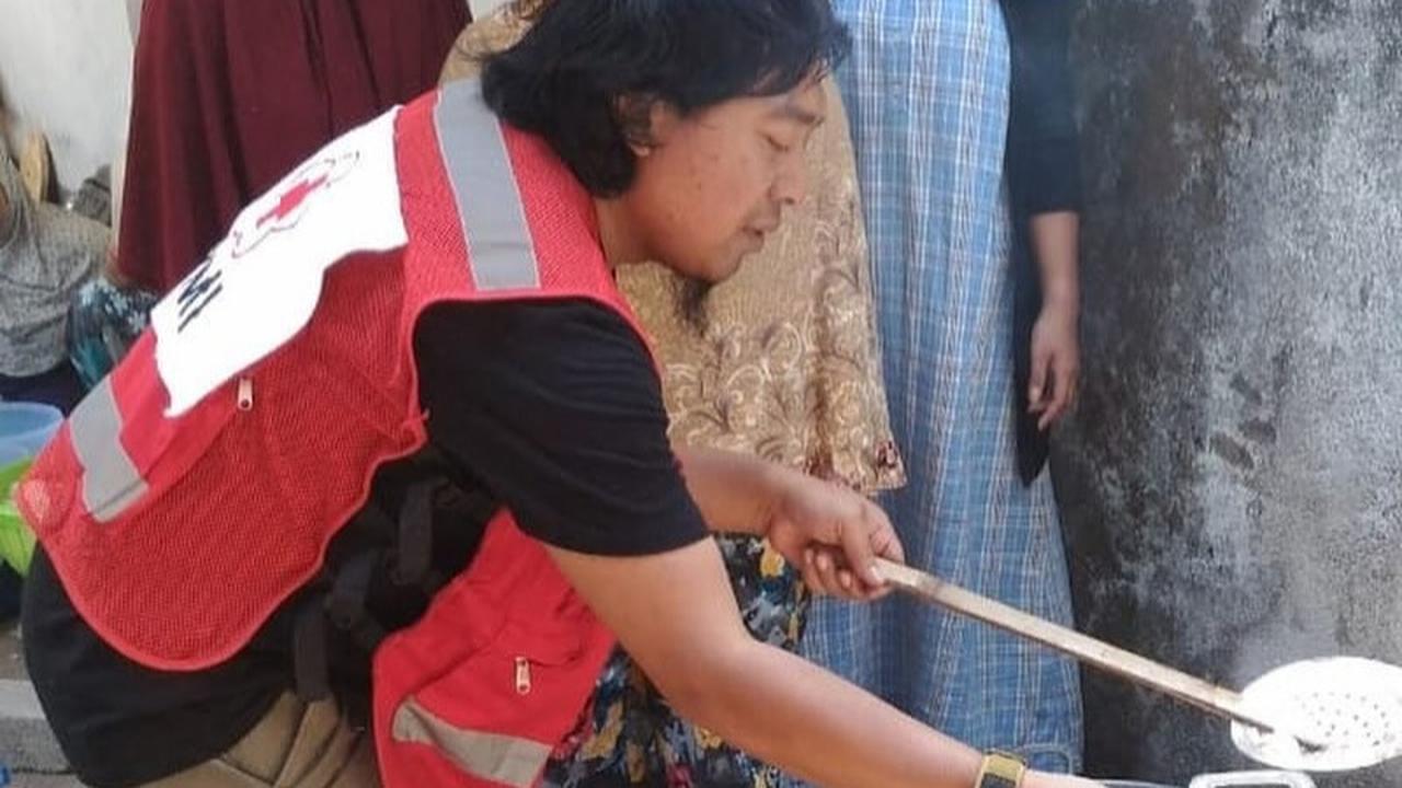 Ucapan Nyeleneh Komeng saat Menggoreng Tempe soal Politik Bikin Salfok