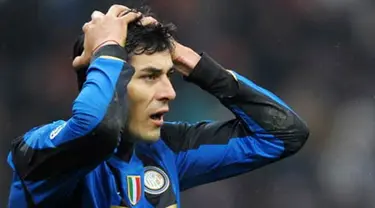 Inter Milan&#039;s Argentinian forward Julio Ricardo Cruz reacts during his team&#039;s Italian Serie A football match against Torino on February 1, 2009 at San Siro Stadium in Milan. AFP PHOTO / GIUSEPPE CACACE 