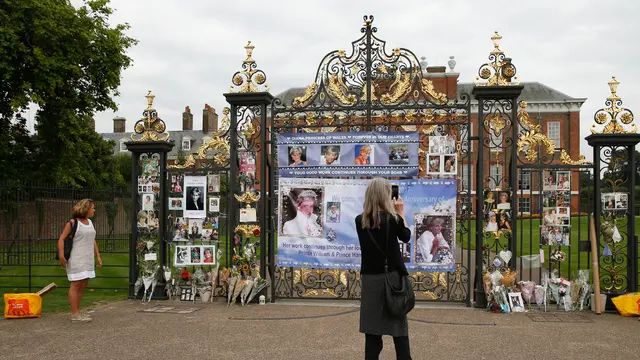 Deretan Foto Putri Diana Hiasi Istana Kensington