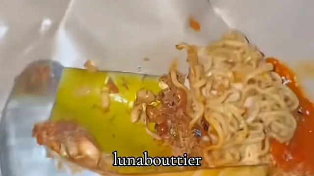 Gubukan Kuliner di Pernikahan Luna Maya dan Maxime Bouttier, Tetap Merakyat untuk Tamu Mewah. (Dok: TikTok @luna_bouttier)