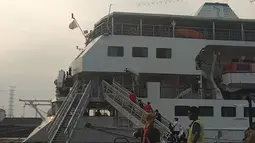 Menjelajah Dunia Lewat Buku di Atas Kapal Doulos Hope