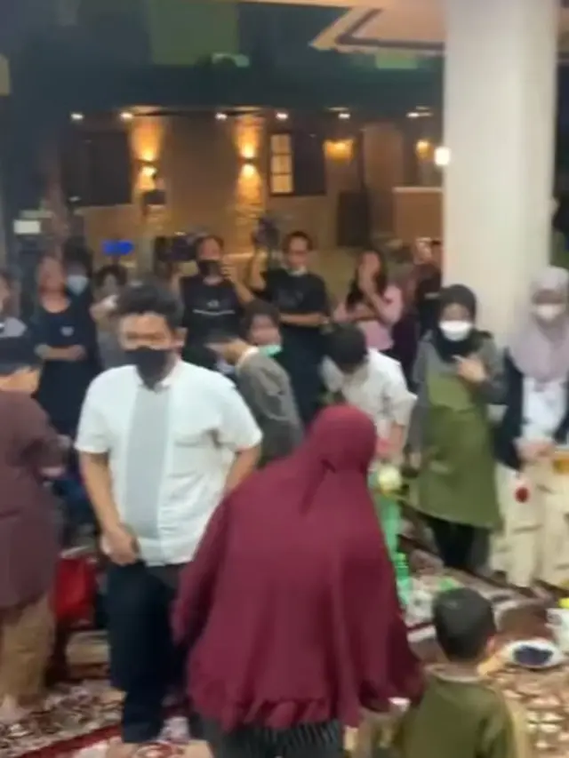 6 Momen Syukuran Rumah Baru Gala Sky, Buka Puasa Bareng Anak Yatim
