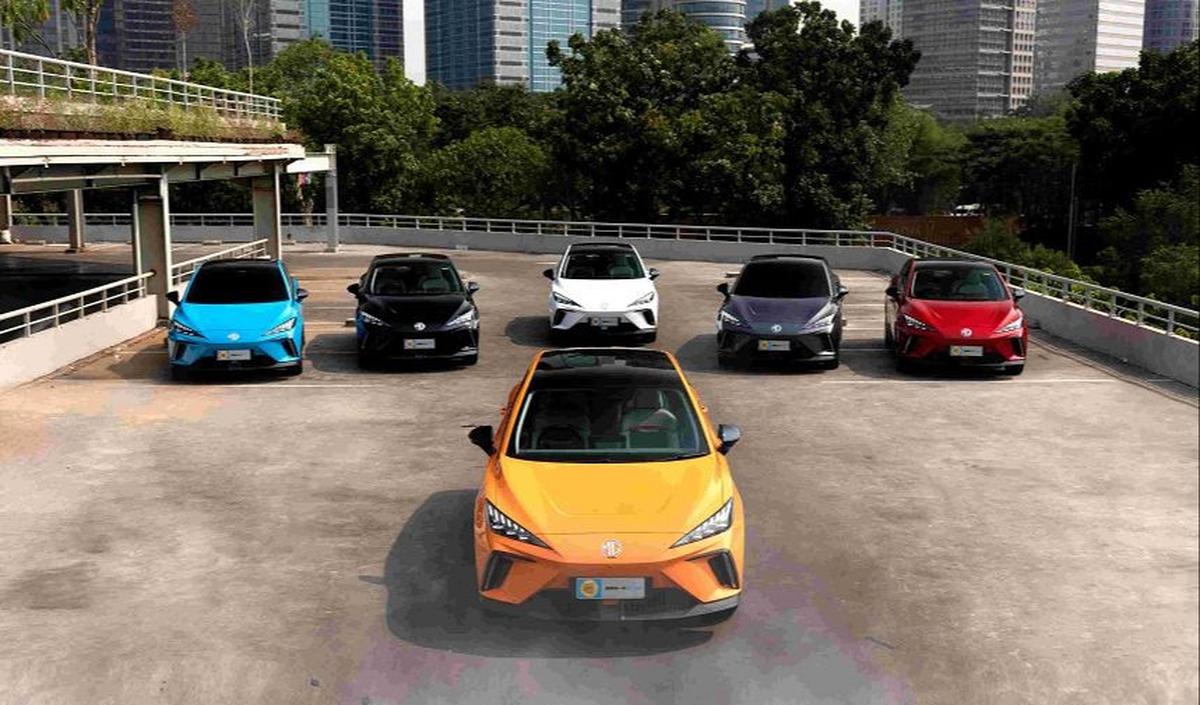 Berdasarkan studi,&nbsp;ada 47% konsumen ingin memiliki MG 4 EV dengan warna oranye&nbsp; cerah. Inilah alasan utama kami melakukan konoilidasi hingga akhirnya warna oranye ini dinikmati oleh konsumen di Tanah Air,” ujarnya.
