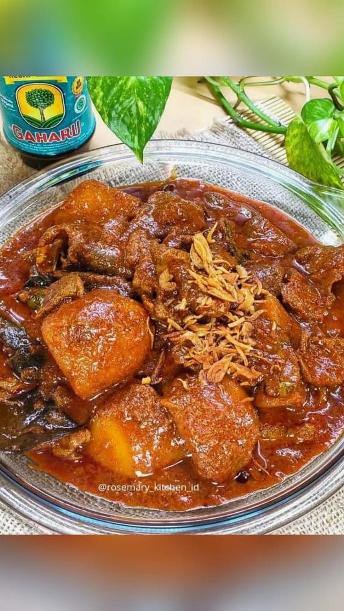 <b>8. Rendang Kambing Kentang</b><br>