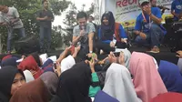 Tommy Kurniawan saat menghibur warga Bogor