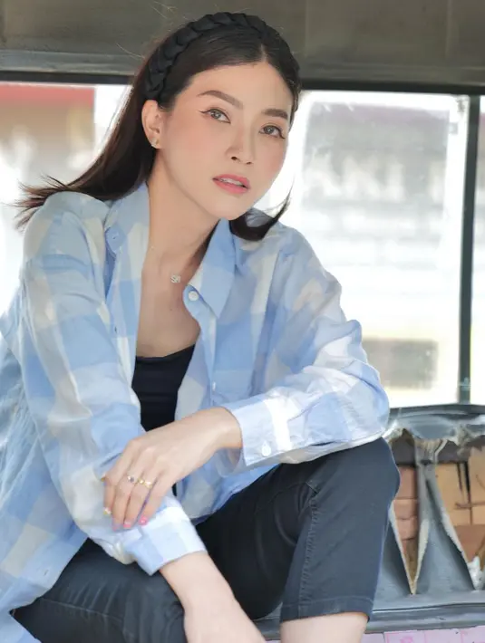 Inilah potret terbaru Sarwendah yang tetap cantik dan awet muda meski sudah berusia 33 tahun. @sarwendah29.