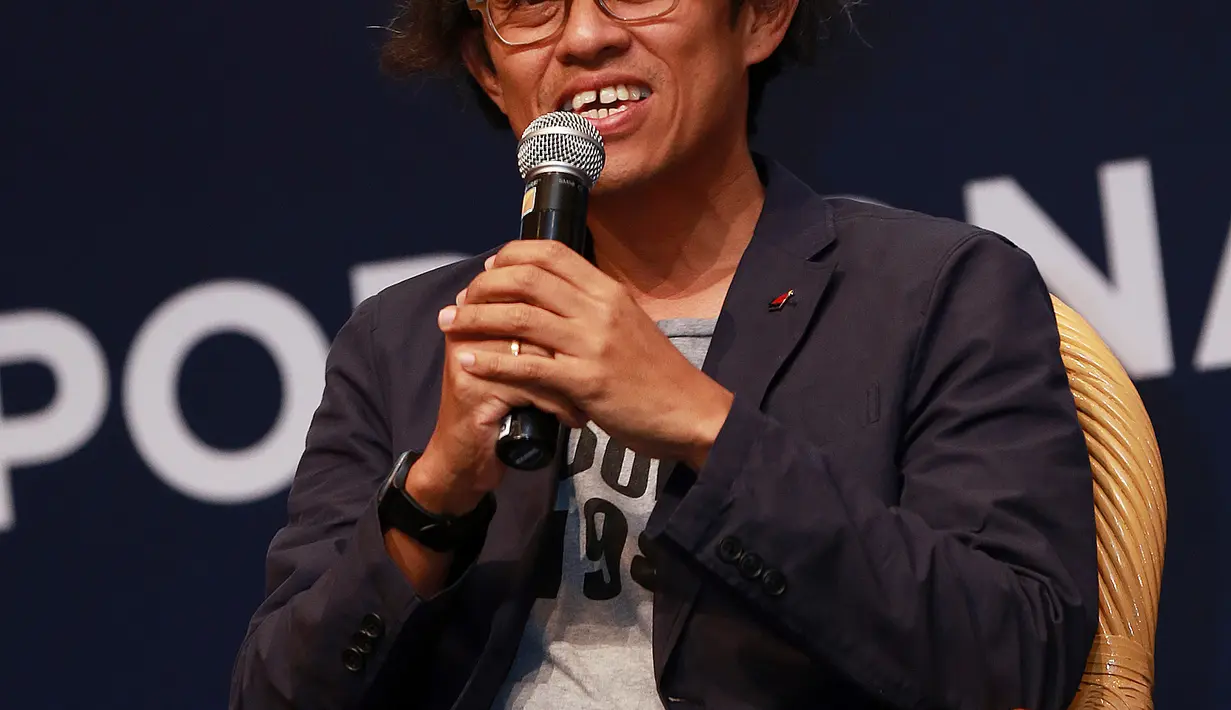 Riri Riza hadir sebagai pembicara di acara Popcon Asia 2015 yang digelar di Jakarta Convention Center, Jakarta Pusat, Sabtu (8/8/2015). Disini ia beserta Mira Lesmana mengumumkan secara resmi akan memproduksi film AADC 2. (Wimbarsana/Bintang.com)