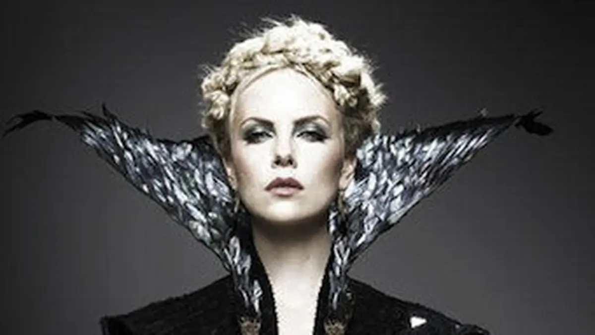 Xonanda Pugachevaning pornografik fotosuratlari