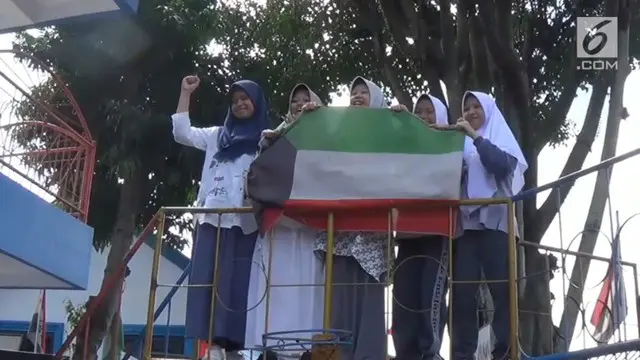 VIDEO: Ratusan Siswa di Bogor Injak Foto Donald Trump