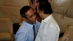 Bakal presiden Indonesia dari PKB, Mahfud MD, Rabu (30/4/2014), bertemu dengan Ketua Umum Partai NasDem, Surya Paloh (Liputan6.com/Johan Tallo).