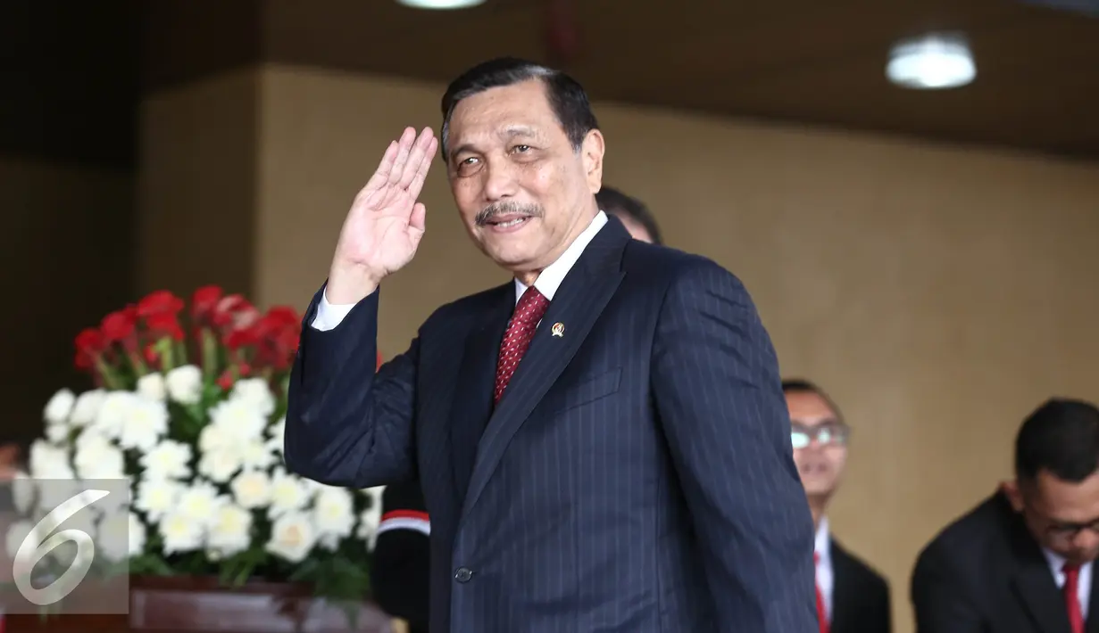 Menko Maritim dan Sumber Daya Luhut B Panjaitan saat menghadiri sidang tahunan MPR RI di ruang rapat paripurna 1 Gedung Nusantara, Jakarta, Selasa (16/8). (Liputan6.com/Faizal Fanani)