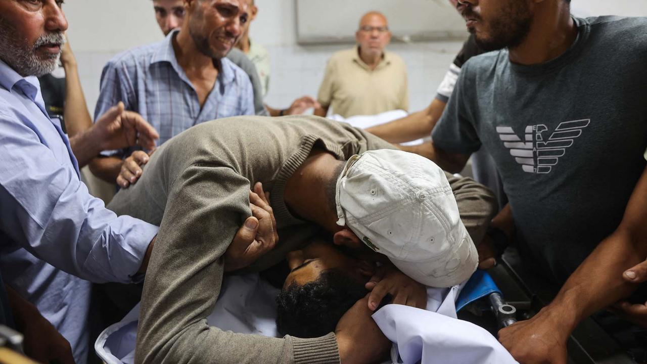 FOTO: Duka Warga Gaza Saat Keluarga Menjadi Korban Kekejian Israel Saat Antri Bahan Makanan