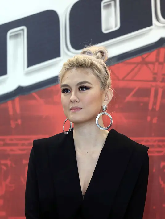 Pendapat berbeda oleh artis multitalenta pemilik album Si Meong tahun 1992 ini. (Nurwahyunan/Bintang.com)