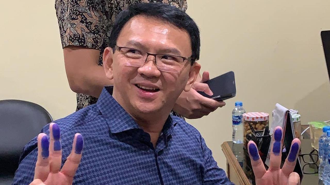 Basuki Tjahaja Purnama atau Ahok saat mengurus dokumen kebebasannya. (Instagram @basukibtp)
