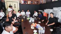 Ahmad Dhani Ajak Arek Suroboyo Pilih Khofifah-Emil