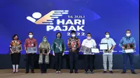 Badan Pendapatan Daerah (Bapenda) DKI Jakarta mendapatkan penghargaan dari Ditjen Pajak pada kategori ILAP. Penghargaan diberikan langsung oleh Menkeu Sri Mulyani. (Foto: Istimewa)