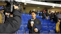 Evan Dimas memberi tantang kepada kiper ini untuk menangkap bola dari tendangan penalti yang ia berikan.