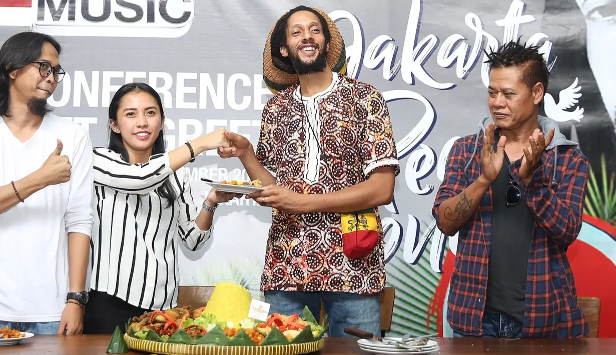 Jakarta Peace Concert 2017 akan digelar pada Sabtu, 18 November 2017 mendatang di Ecopark, Ancol, Jakarta Utara. Panitia menyediakan tiket langsung di lokasi acara yang dibanderol mulai dari Rp Rp100.000 sampai Rp280.000. (Bambang E Ros/Bintang.com)