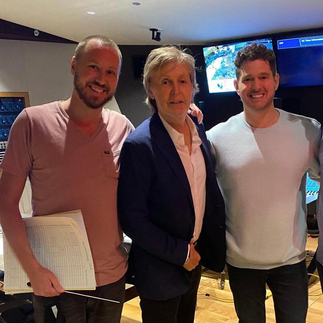 Michael Buble bersama Paul McCartney dan Nicholas Jacobson-Larson. (instagram.com/michaelbuble)
