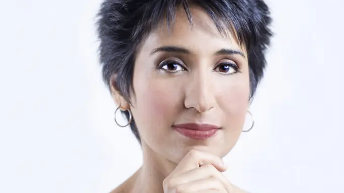 Heboh! Ini 7 Foto Mesra Irshad Manji Bersama Pasangan Lesbinya