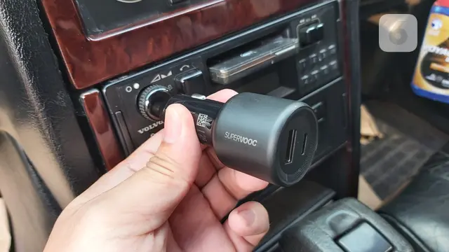 Oppo 80W SUPERVOOC Car Charger. Liputan6.com: Iskandar