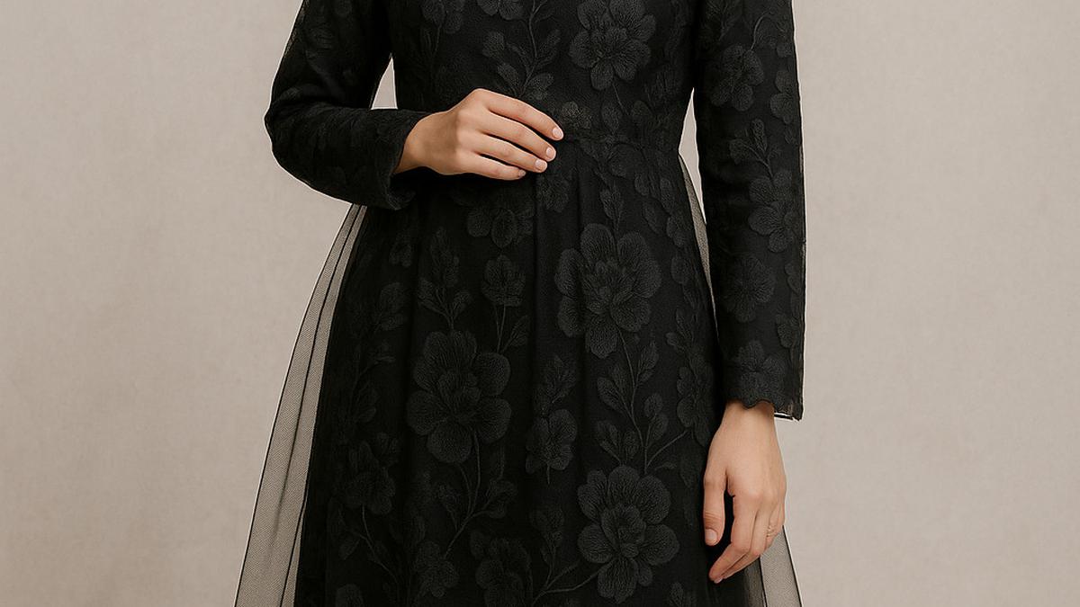 Gamis Hitam Cocok dengan Jilbab Warna Apa? Ini 8 Rekomendasi dan Contohnya