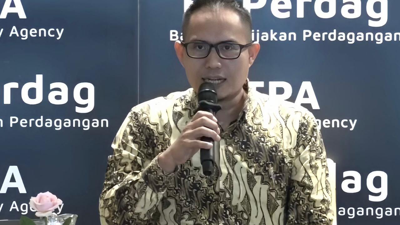 Membandingkan Kebijakan Joe Biden dan Donald Trump Terhadap Perdagangan Global
