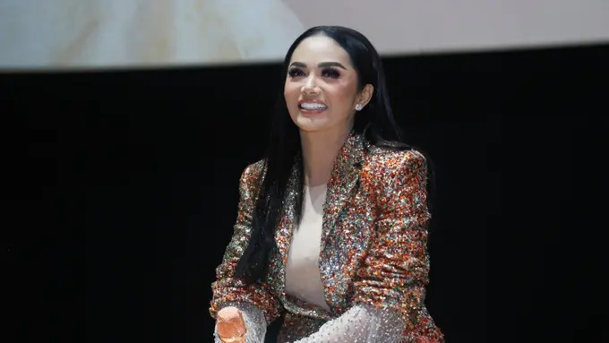 Krisdayanti enggan jawab kabar kehamilan Aurel Hermansyah