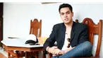 Pesinetron Kevin Julio ketahuan peluk-pelukan dengan wanita ini. Kabar yang beredar, Kevin memang sempat diberitakan miring soal hubungannya dengan sang kekasih. Seperti apa ceritanya? Saksikan Starlite!