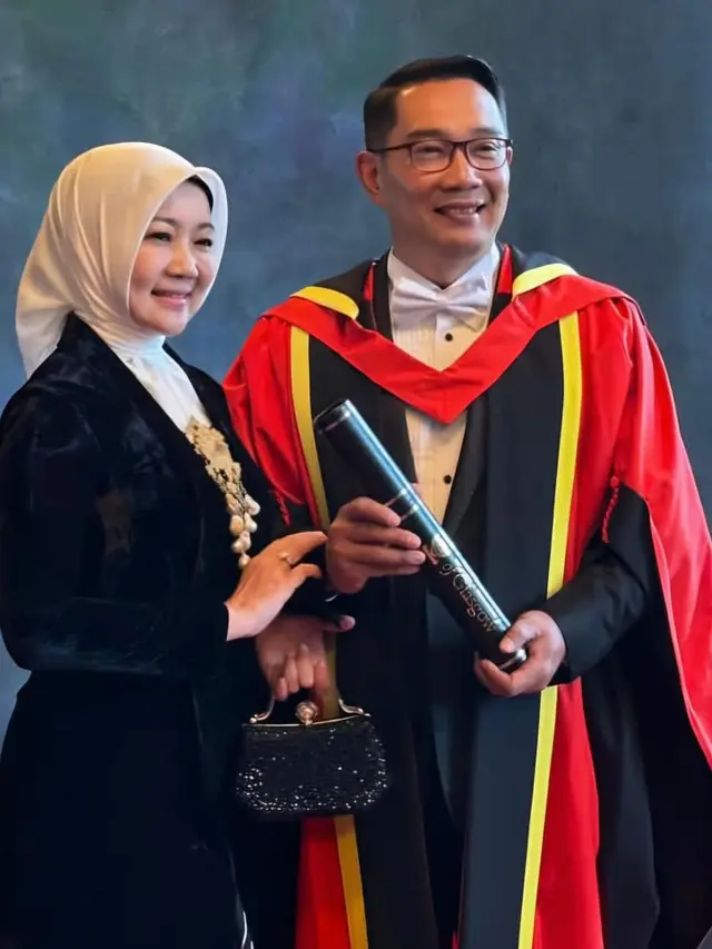 6 Potret Ridwan Kamil Terima Gelar Doktor Kehormatan dari University of Glasgow