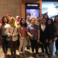 Satria Mulia mengajak 12 penggemarnya yang beruntung untuk nonton bersama film Moonrise Over Egypt
