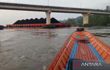 Pemprov Kaltim Uji Ketahanan Jembatan Mahakam Ulu Pasca Tiga Kali Ditabrak Tongkang