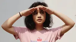 Berbicara soal fashion, aktris yang juga penyanyi ini ternyata kerap tampil bergaya simpel dengan outfit yang chic untuk berbagai kegiatan sehari-harinya. Kaos menjadi fashion casual andalan gadis lulusan Universitas Indonesia jurusan Psikologi ini. (Liputan6.com/IG/@auroramanda95)