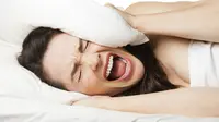 Selain dengan aromatherapi, atasi susah tidur dengan empat hal berikut. (Foto: Fit Sugar))